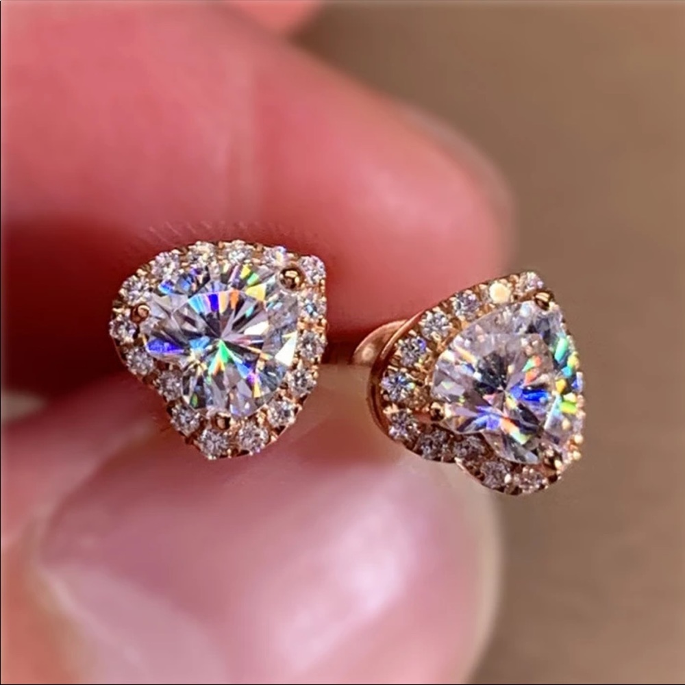 💕New Shiny Hearts Diamond Sweet Stud Earrings 💕 - Picture 7 of 12